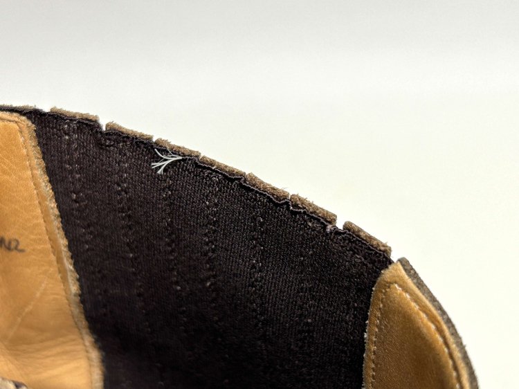 708 / 0725 美品 ジョンロブ WATTON サイドゴアブーツ ダークブラウン スエード 8E ＃8000 J刻印 - SHOESAHOLIC  シューホリック 公式 | 高級中古靴専門の通販と買取ストア