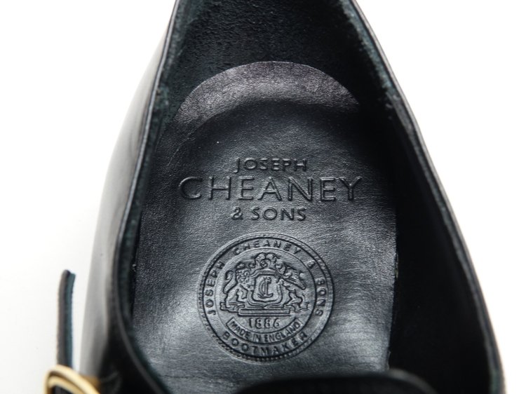 999 / 0929 使用数回 チーニー グルカサンダル PENZANCE ブラック カーフ 8F - SHOESAHOLIC シューホリック 公式  | 高級中古靴専門の通販と買取ストア