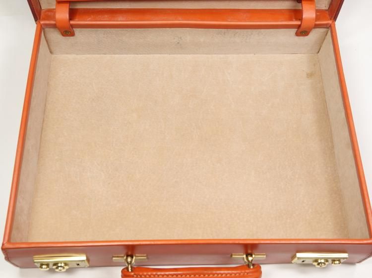 340 / 0812 使用数回 スウェインアドニーブリッグ アタッシュケース