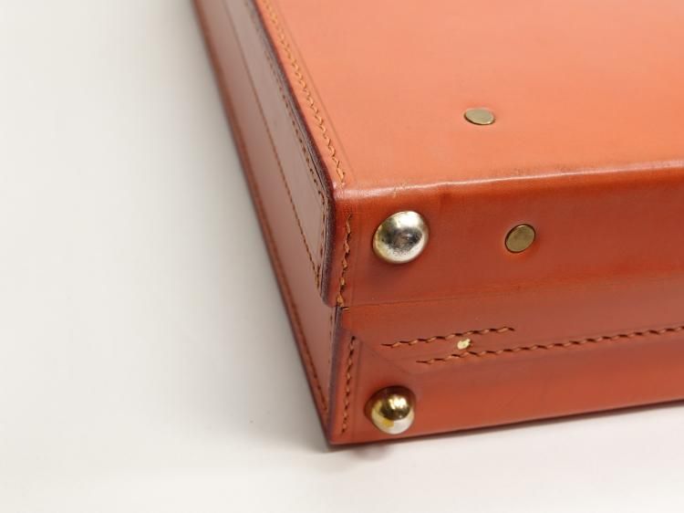 340 / 0812 使用数回 スウェインアドニーブリッグ アタッシュケース