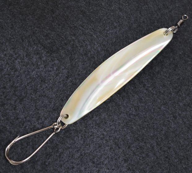 I'zShellCraft無垢夜光貝キビナゴ筋S字72㎜6.2g - レイクトローリング