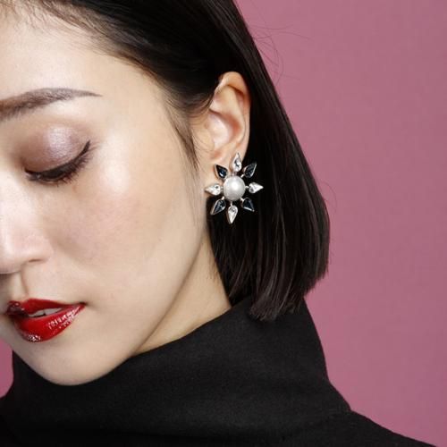 ✳︎スワロフスキー定番型 ピアス✳︎ Amazon | Swarovski Symbolic ピアス | ピアス 通販