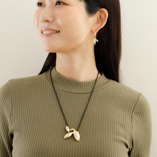 chieko+ ゴールドオーガニックシェイプピアス chieko+ ゴールドオーガニックシェイプピアス chieko+ ゴールド