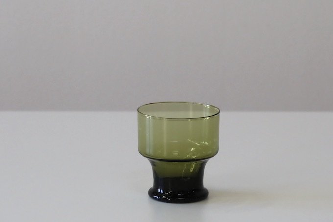 イッタラiittala2008タピオ・ヴィルカラTapio Wirkkalaワイングラス/グリーン -  まいにち北欧道具｜ヨーロッパの雑貨・アンティーク・日本の作家もの