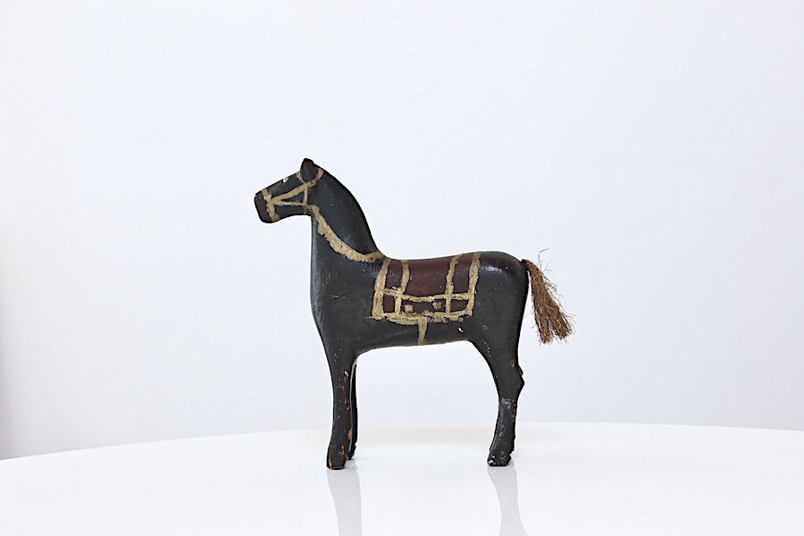 デンマークで見つけた木製の馬の置物/アンティーク/黒 - まいにち北欧