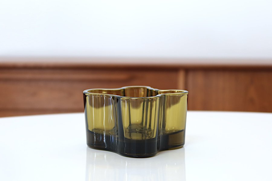 イッタラ/Iittala/Alvar Aalto Collection/キャンドルホルダー/オリーブ -  まいにち北欧道具｜ヨーロッパの雑貨・アンティーク・日本の作家もの