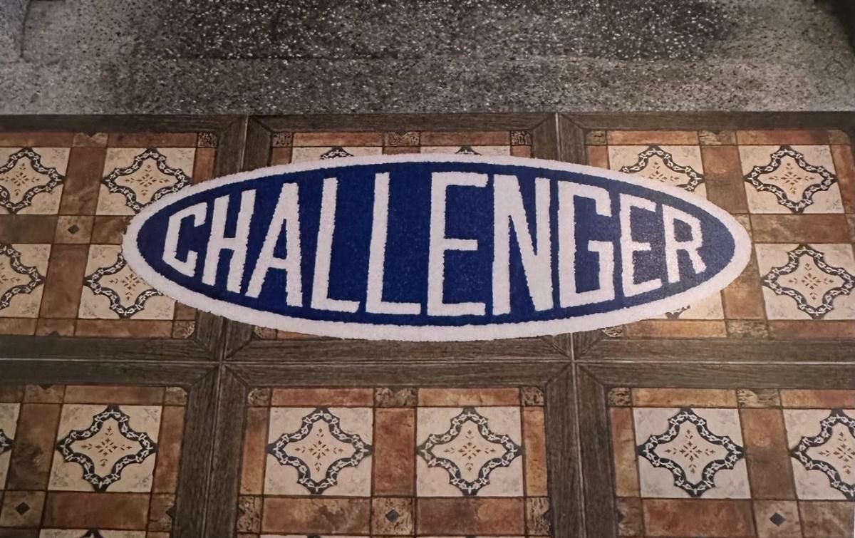 CHALLENGER チャレンジャー OVAL LOGO MAT ラグマット (blue) - afterclap｜正規取扱店通販｜徳島市