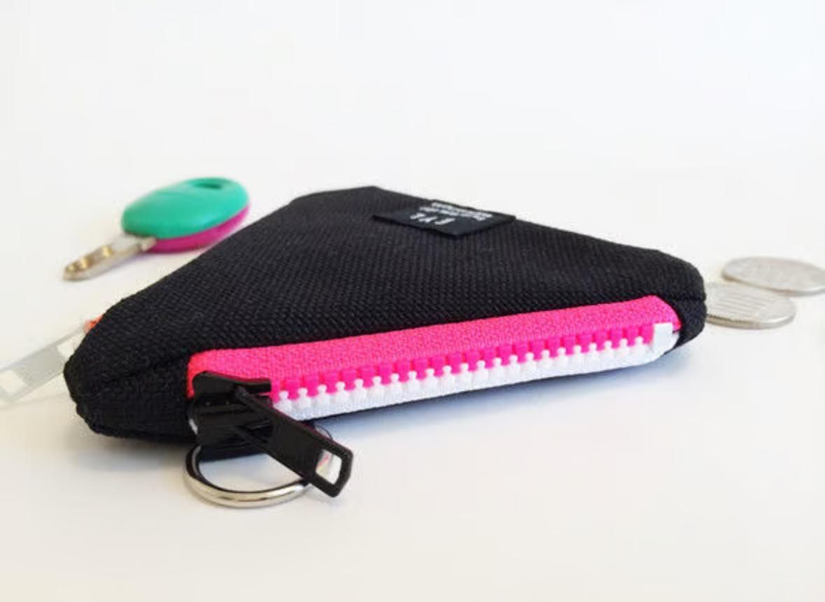 EYL (enjoy your life) triangle coin purse (Black