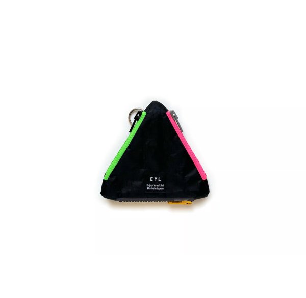<img class='new_mark_img1' src='https://img.shop-pro.jp/img/new/icons1.gif' style='border:none;display:inline;margin:0px;padding:0px;width:auto;' />EYL (enjoy your life) triangle coin purse (DCF Hybrid Black)