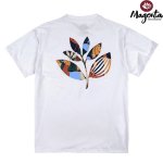 <img class='new_mark_img1' src='https://img.shop-pro.jp/img/new/icons15.gif' style='border:none;display:inline;margin:0px;padding:0px;width:auto;' />MAGENTA / WILD HORSES PLANT TEE - WHITE [マジェンタ] Tシャツ