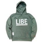 <img class='new_mark_img1' src='https://img.shop-pro.jp/img/new/icons15.gif' style='border:none;display:inline;margin:0px;padding:0px;width:auto;' />LIBE / BIG LOGO PARKA (SMOKY GREEN) 新色 [ライブ]　ビックロゴ　パーカー