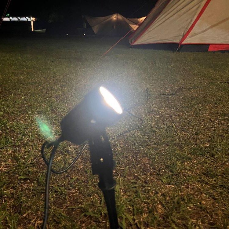 LED ガーデンスポットライト ゴールド 4本セット 電源付属 芝生