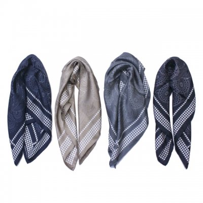 thick silk scarf.-S-. 