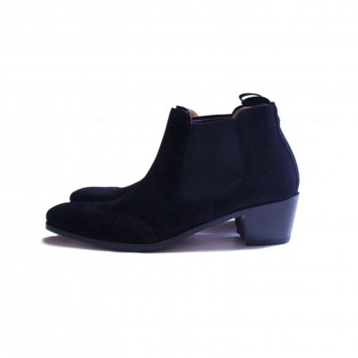 star shaped brogue heeled chelsea boots. (black.)<img class='new_mark_img2' src='https://img.shop-pro.jp/img/new/icons8.gif' style='border:none;display:inline;margin:0px;padding:0px;width:auto;' />