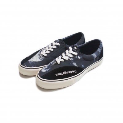 lace up sneakers. -Kurt Cobain-. (black.)<img class='new_mark_img2' src='https://img.shop-pro.jp/img/new/icons8.gif' style='border:none;display:inline;margin:0px;padding:0px;width:auto;' />
