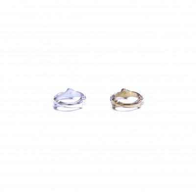 bone shaped band ring. <img class='new_mark_img2' src='https://img.shop-pro.jp/img/new/icons8.gif' style='border:none;display:inline;margin:0px;padding:0px;width:auto;' />