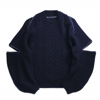 balloon sleeve back zip crew neck sweater. (black.)<img class='new_mark_img2' src='https://img.shop-pro.jp/img/new/icons8.gif' style='border:none;display:inline;margin:0px;padding:0px;width:auto;' />