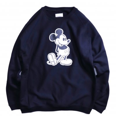 oversized Mickey Mouse crew neck sweatshirt. (black.monotone.)