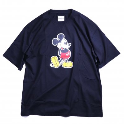 oversized Mickey Mouse crew neck s/s tee. (black.original.)