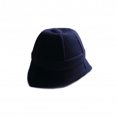 jockey hat. (black.)