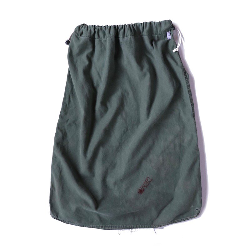 laundry bag skirt. (H) 