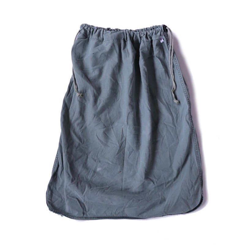 laundry bag skirt. (I) 