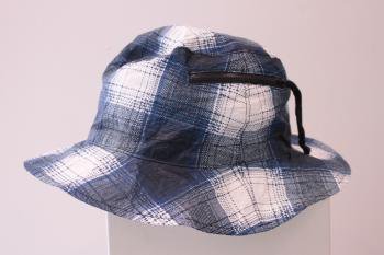 pocketable hat. color. -navy. (ombre plaid.)-