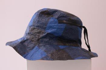 pocketable hat. color. -blue. (buffalo plaid.)-