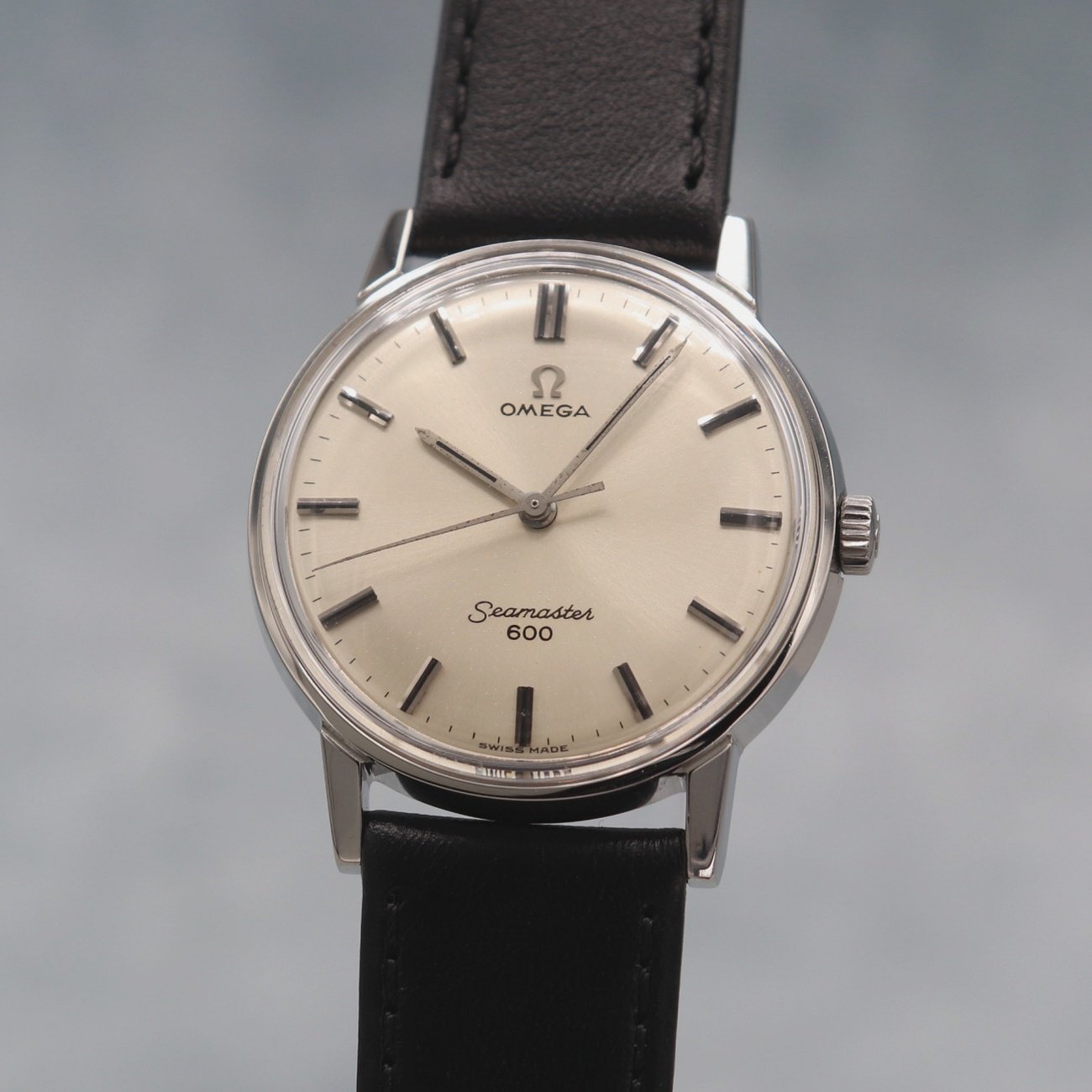 Omega Geneve Cal 600手巻きヴィンテージメンズ 腕時計1964 