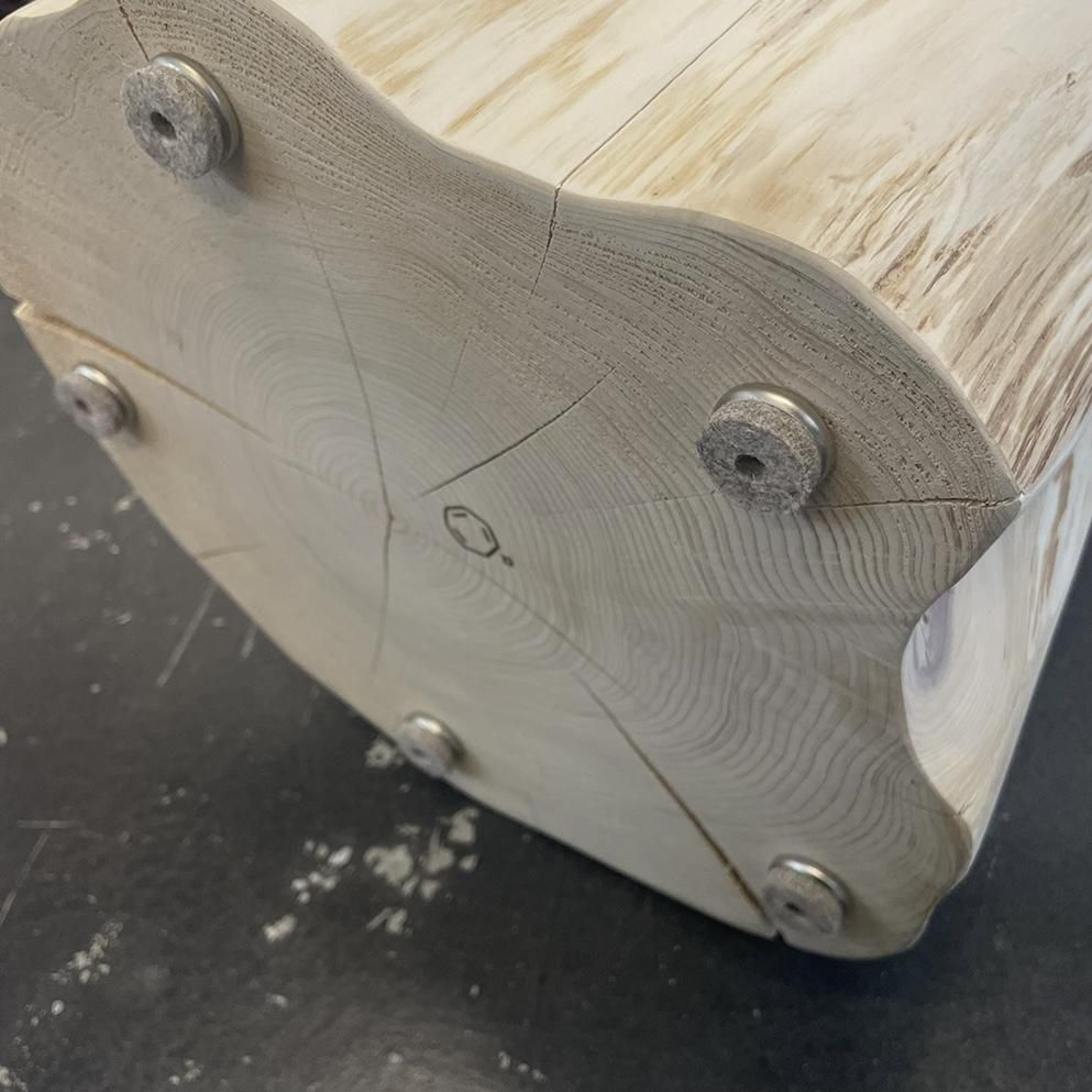 東濃ヒバ丸太椅子スツール SHOP 青森ヒバ丸太スツール_H44cm / アジャスター付き (WORKS