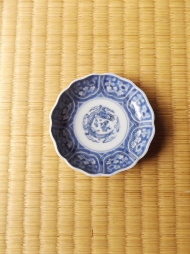 江戸時代中期頃・古伊万里・白磁・染付・龍図・輪花・豆皿 | Mamesara