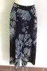 伝統織物のトップブランド夏塩沢（白生地）に本藍染めを施した洋服オリジナルブランド『ナツシオンブルー』　板締染め（マリンパンツ29）の商品画像