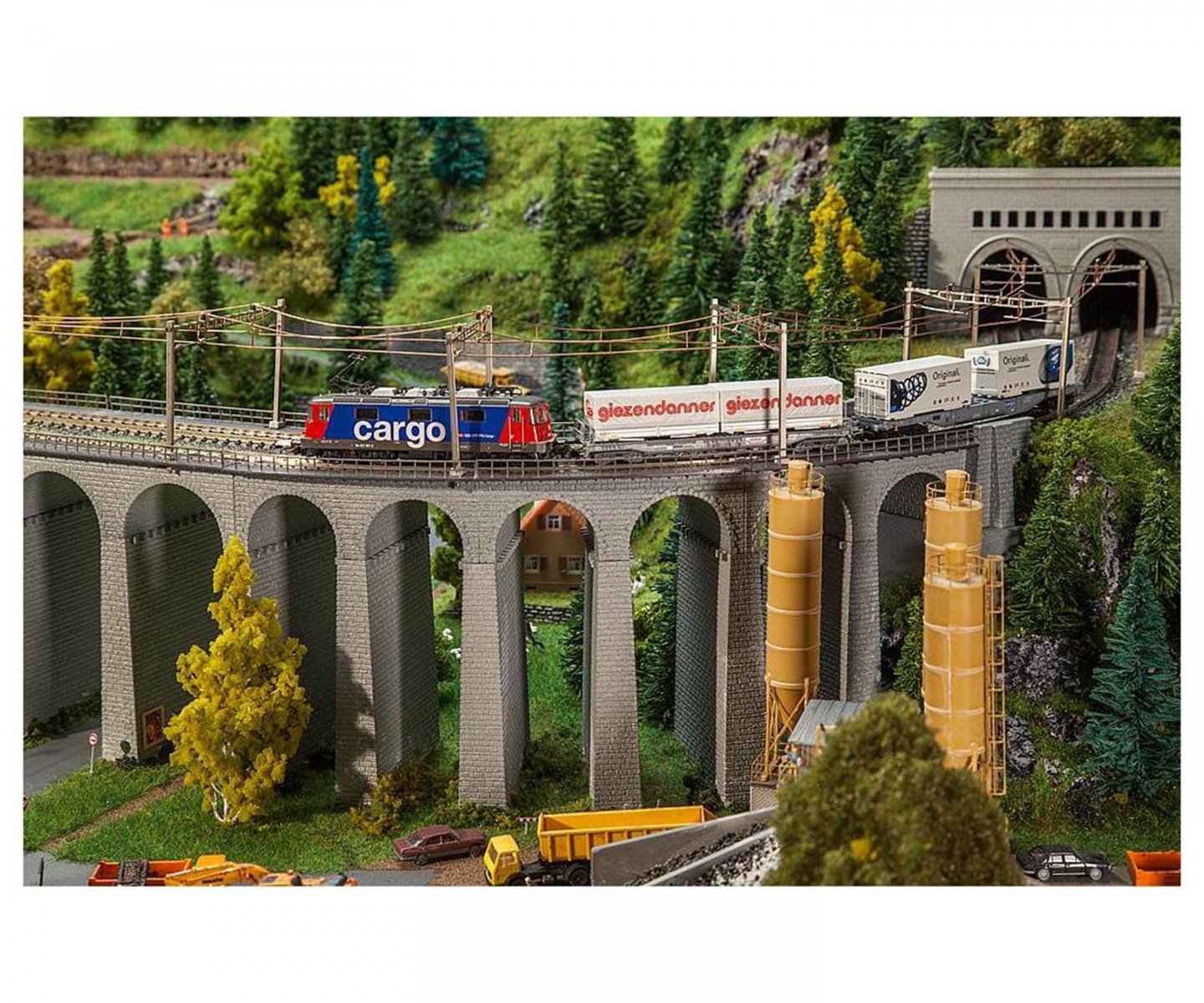 ファーラー(Faller) N Viaduct set, two-trac 222598 | 在庫有り -  欧米型鉄道模型通販｜global-train｜グローバルトレイン｜外国型鉄道模型専門店｜欧州型鉄道模型｜アメリカ型鉄道模型｜HOゲージ通販｜Nゲージ通販｜Zゲージ通販 