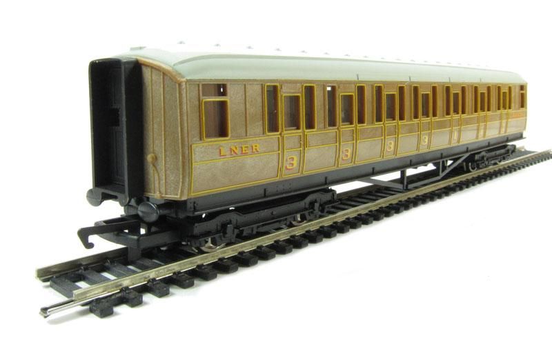 hornby flying scotsman coaches