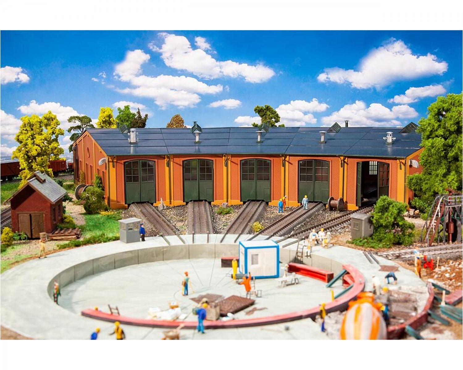 ファーラー HO 扇形機関庫 | 120281 - 欧米型鉄道模型専門店