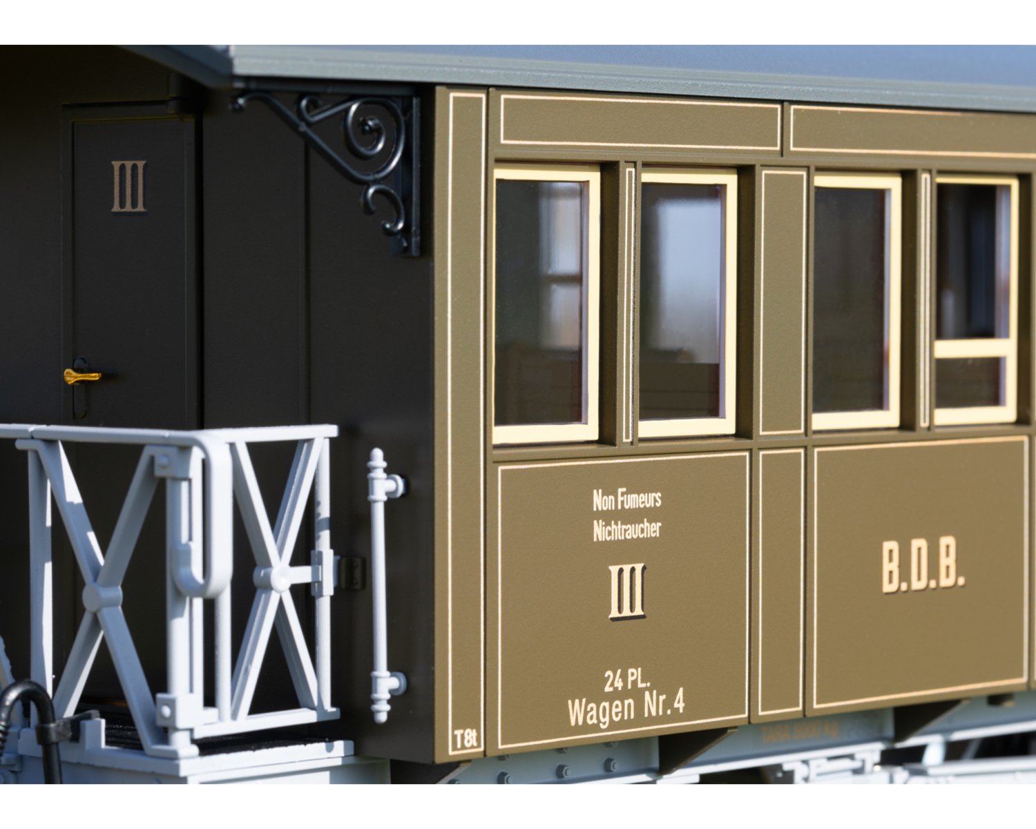 レーマン(LGB) Gゲージ BDB Passenger Car, Car Number C 31 31332 | 電流タイプ DC | 長さ 45  cm - 欧米型鉄道模型通販｜global-train｜グローバルトレイン｜外国型鉄道模型専門店｜欧州型鉄道模型｜アメリカ型鉄道模型｜HOゲージ通販｜N ゲージ通販｜Zゲージ通販 ｜G ...