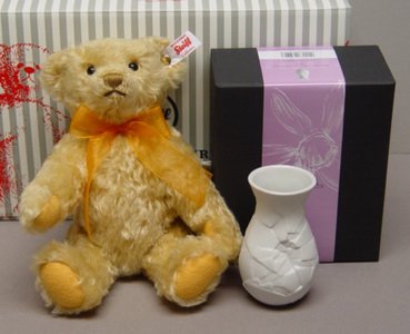 EAN 006753 Sunflower Teddy Bear with Vase by Steiff 