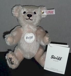 シュタイフ【steiff】シュタイフクラブ2009　グレッチェンテディベア　21cm EAN420986 - シュタイフ　 テディベア通販ショップ【シュタイフメイト】 取扱商品数2,000点以上！