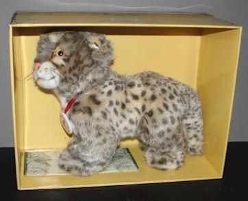 シュタイフ【steiff】白ヒョウの赤ちゃん snow leopard 30cm EAN652066