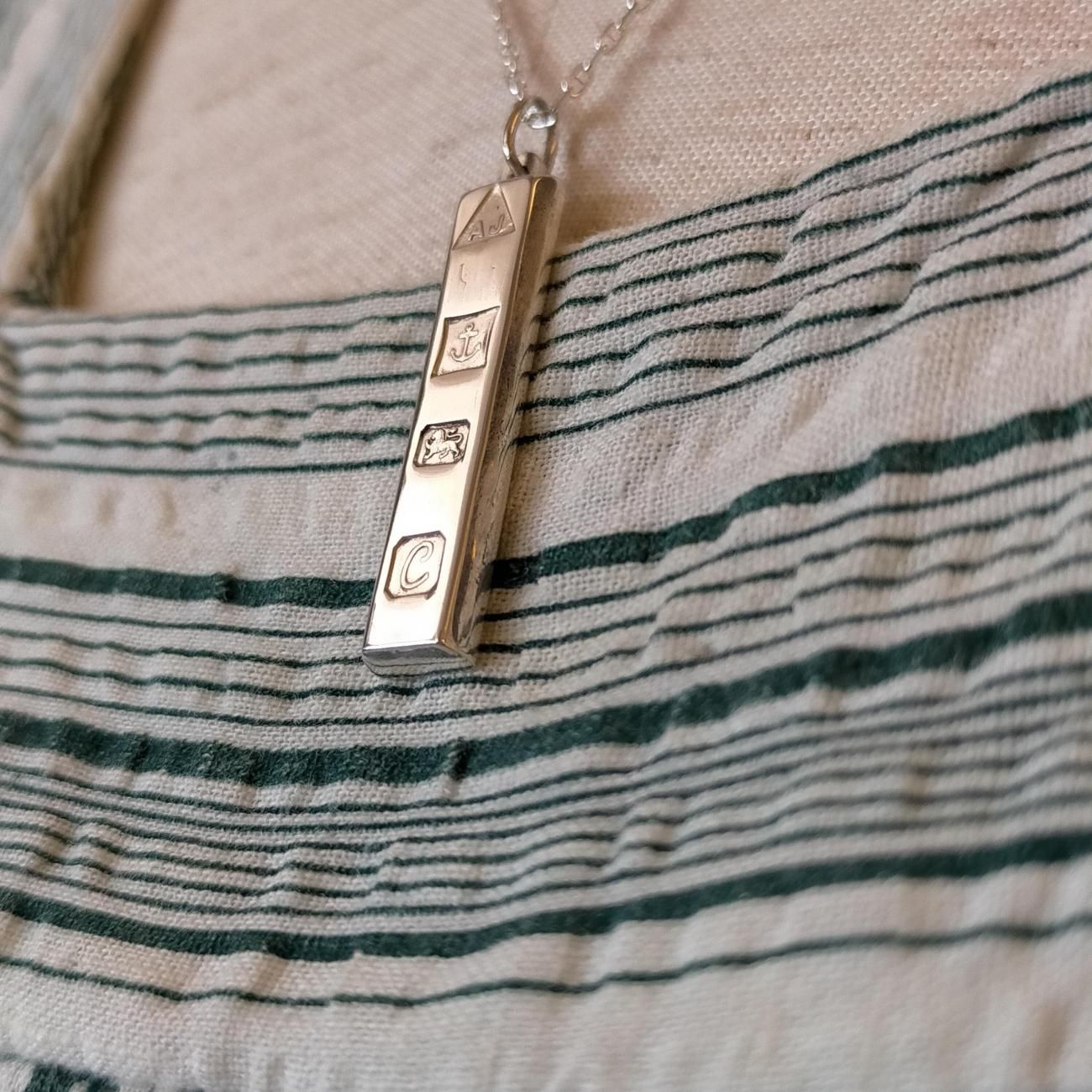 英国イギリス1977年製ヴィン