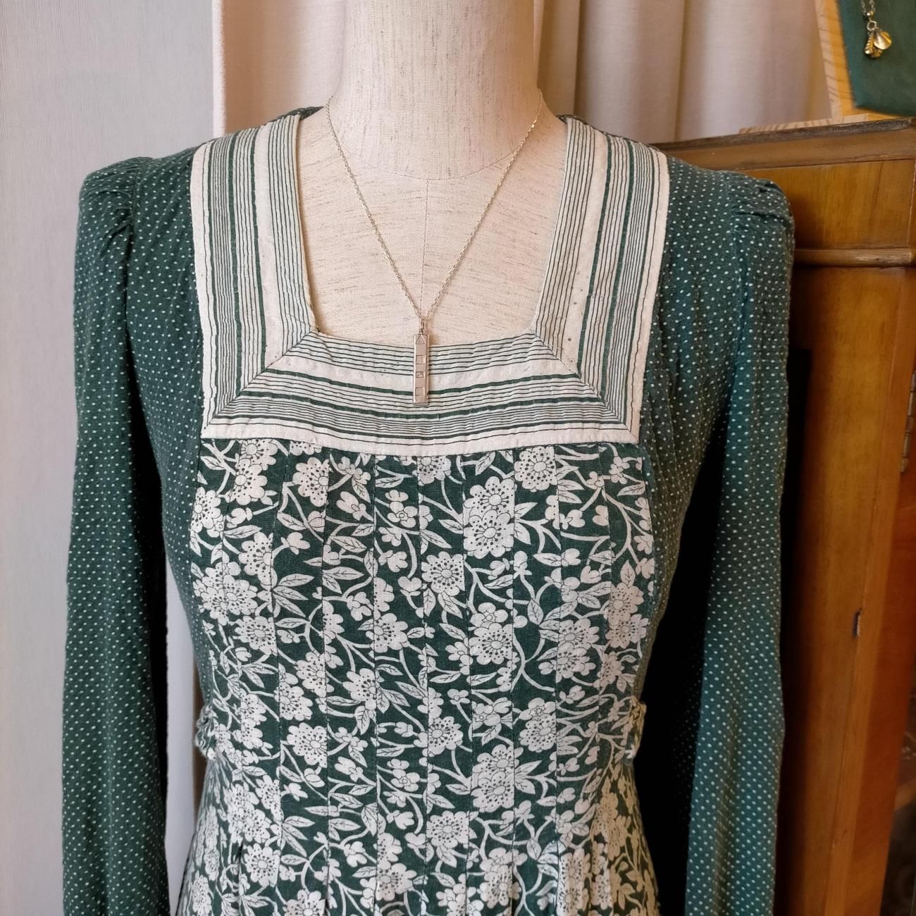 英国イギリス1977年製ヴィン