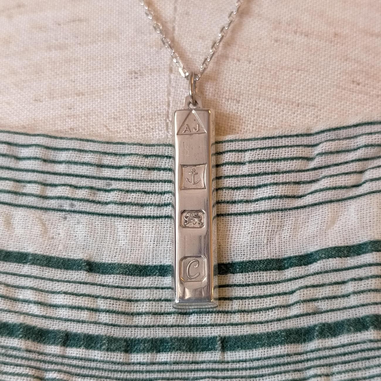 英国イギリス1977年製ヴィン