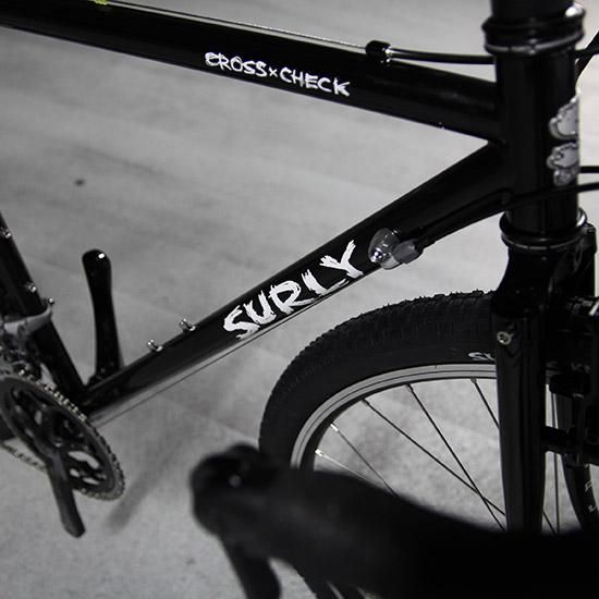 SURLY CROSS-CHECK ブラック　完成車700C SURLY (サーリー) CROSS CHECK (クロスチェック) ノーニュー