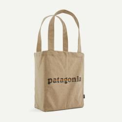 <img class='new_mark_img1' src='https://img.shop-pro.jp/img/new/icons14.gif' style='border:none;display:inline;margin:0px;padding:0px;width:auto;' />PATAGONIA(ѥ˥) Recycled Market Tote(ꥵޡåȥȡ) TLCN
('73 Text Logo: Classic Tan)59250