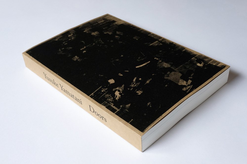 Doors / Yusuke Yamatani 山谷佑介(サイン入/Signed) - books used and new, flower  works : blackbird books ブラックバードブックス