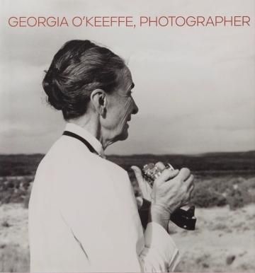 GEORGIA O'KEEFFE, PHOTOGRAPHER 硼