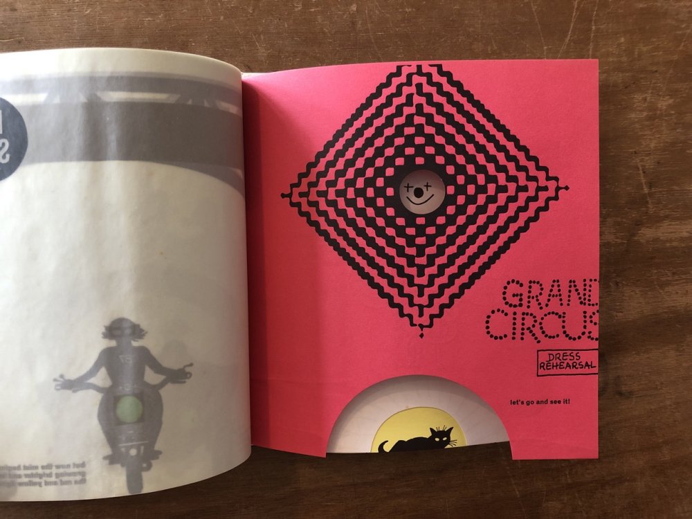 THE CIRCUS IN THE MIST / Bruno Munari ブルーノ・ムナーリ - books