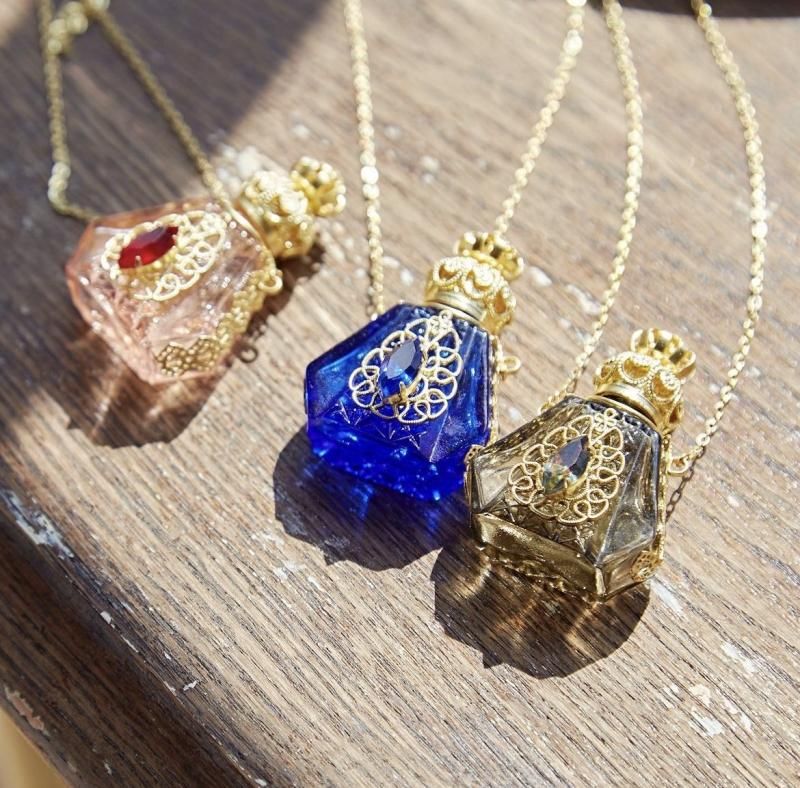 チェコ製輸入品】ボヘミアガラス香水瓶ペンダント - COCO_LONDON 横浜