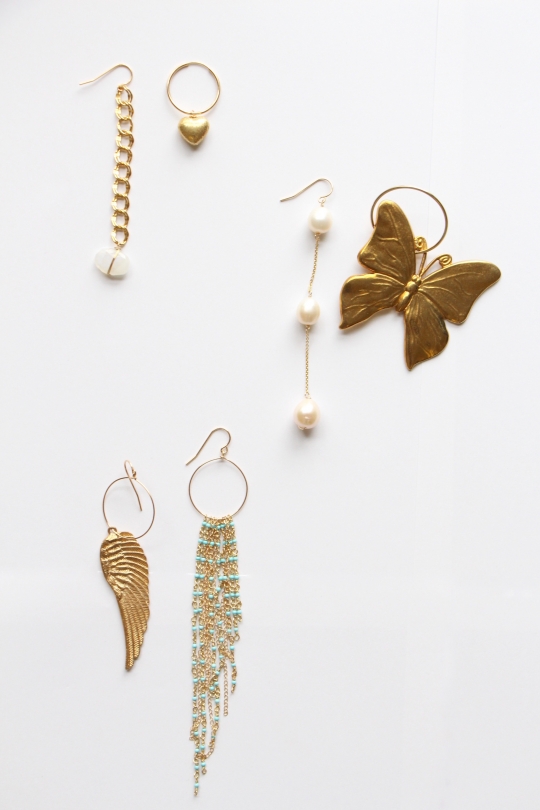 RueBelle gold asymmetry earrings