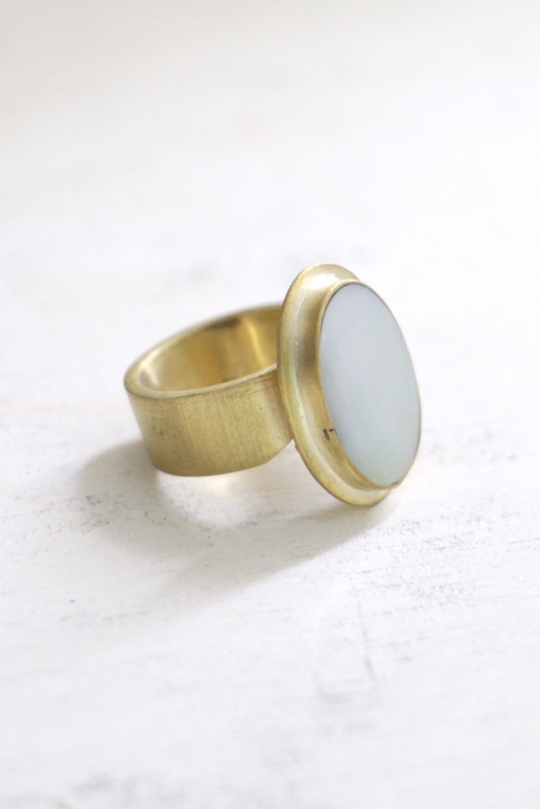 ora ten mother of pearl gold ring